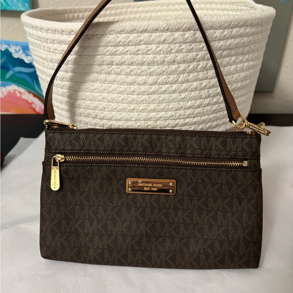 Michael Kors wristlet. Great shape.